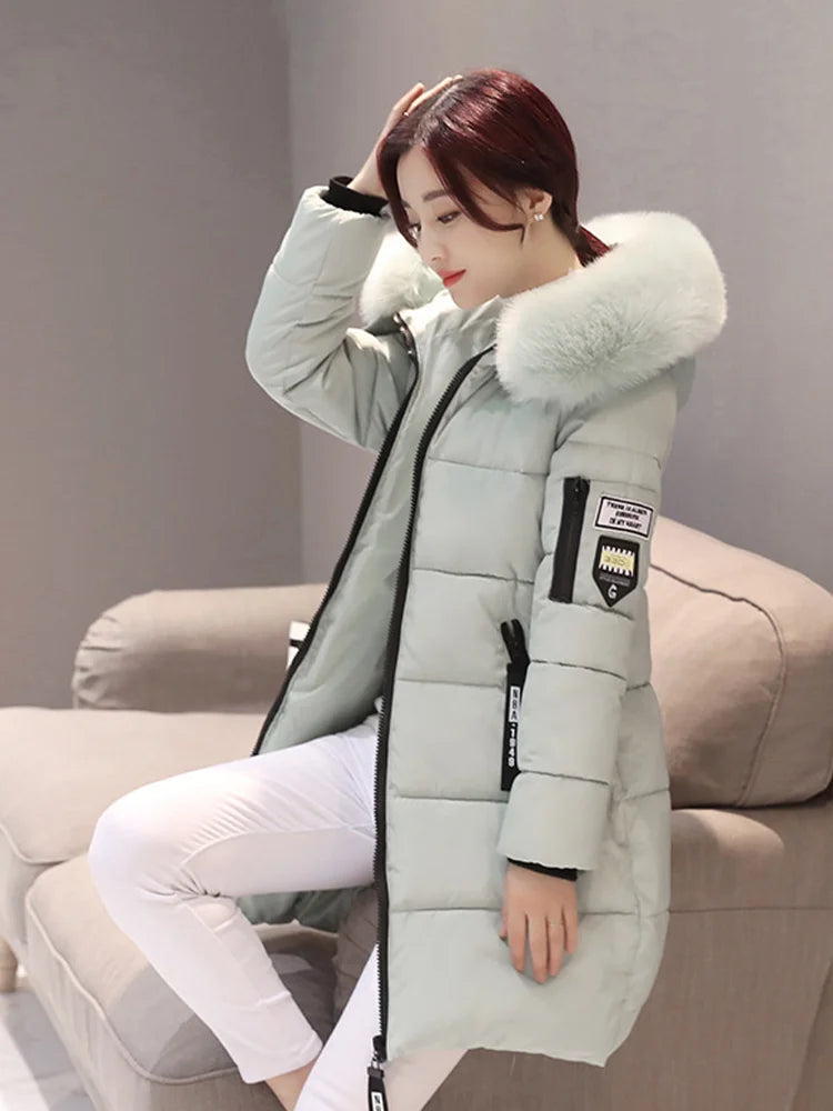 Casaco Feminino Para Inverno com Capuz e Gola Parka Elegante