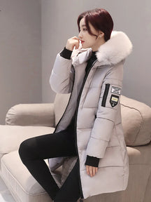 Casaco Feminino Para Inverno com Capuz e Gola Parka Elegante