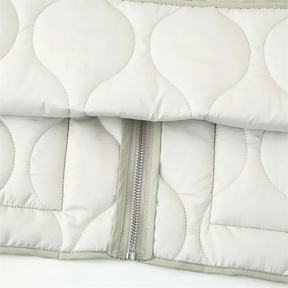 Casaco Feminino Leve de Algodão com Decoração de Bolsos - Modelo Oversized