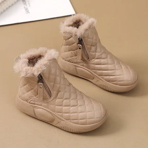 Bota Feminina Para Inverno com Zíper Solado Grosso