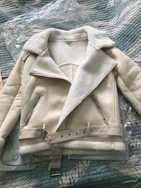 Casaco Feminino Acolchoado Faux com Gola