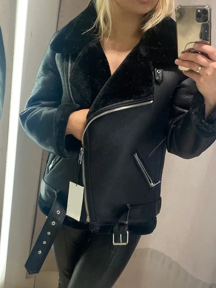 Casaco Feminino Acolchoado Faux com Gola